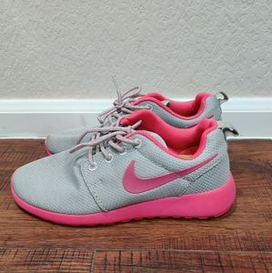 Nike Women's walking shoes, size 6.5